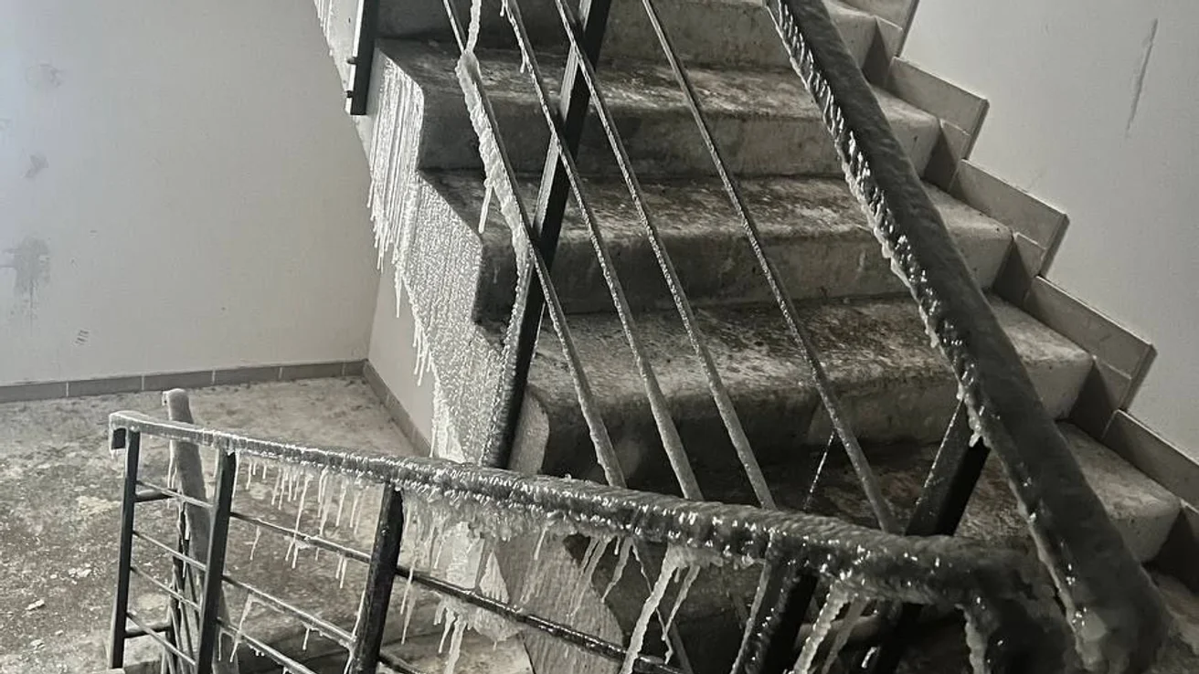 У Верховній Раді злили воду з труб опалення