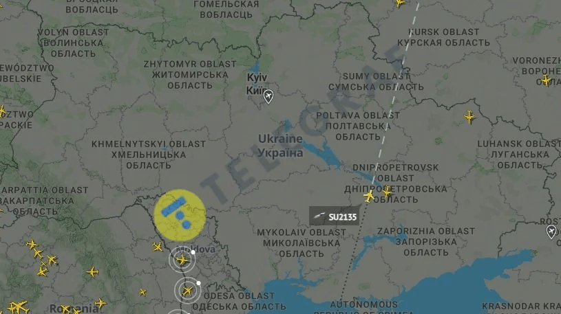 Необычные полеты над Украиной: радары зафиксировали пассажирские самолеты