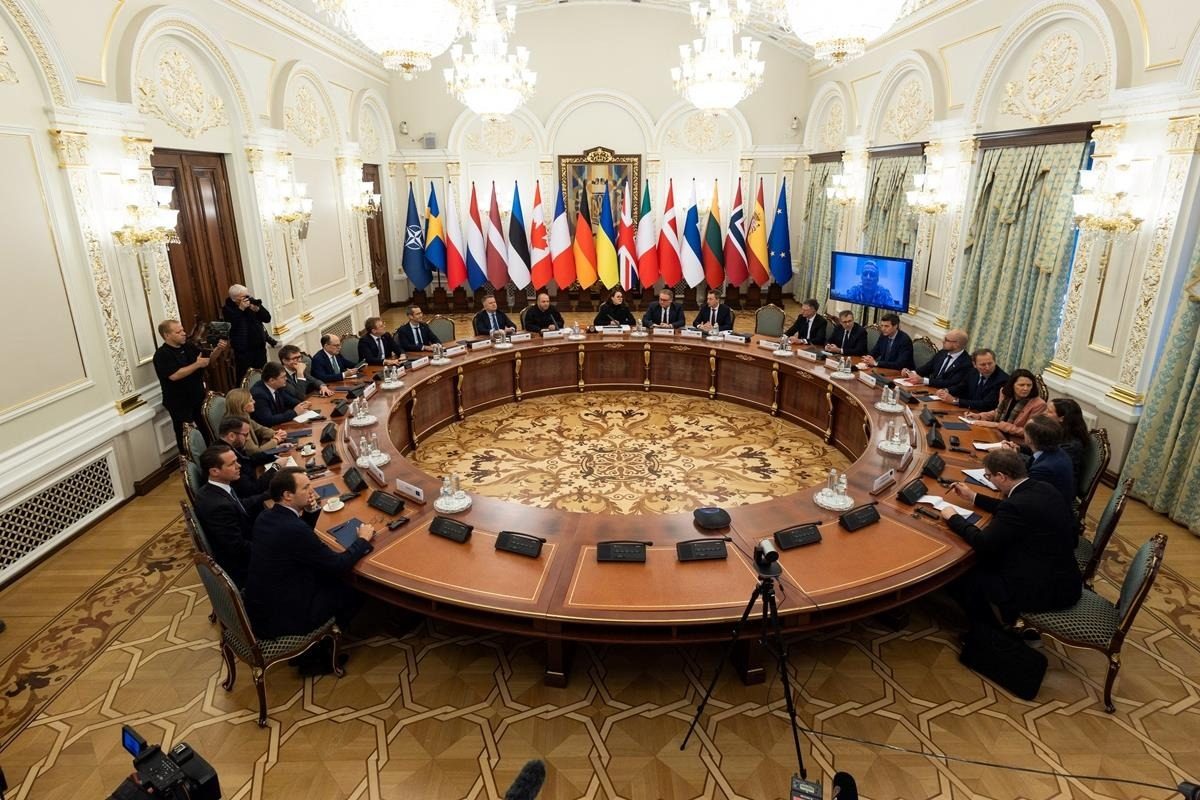 Угода на $800 млрд: ЄС та США готують «план процвітання» України