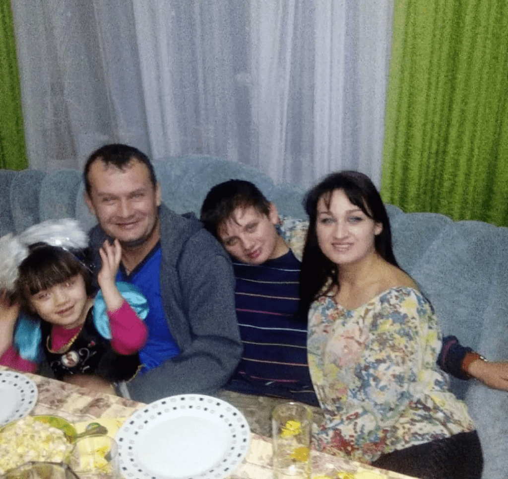 У Запоріжжі дрон вбив власницю магазину повітряних куль і її чоловіка-ветерана 4 У Запоріжжі дрон вбив власницю магазину повітряних куль і її чоловіка-ветерана