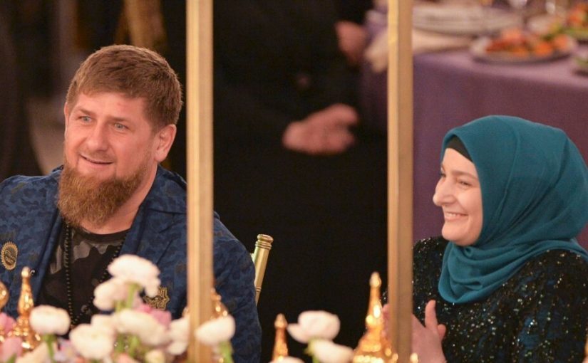 Дружина Кадирова: який вигляд має жінка, яка виховує дітей від його коханок ➤ Prozoro.net.ua