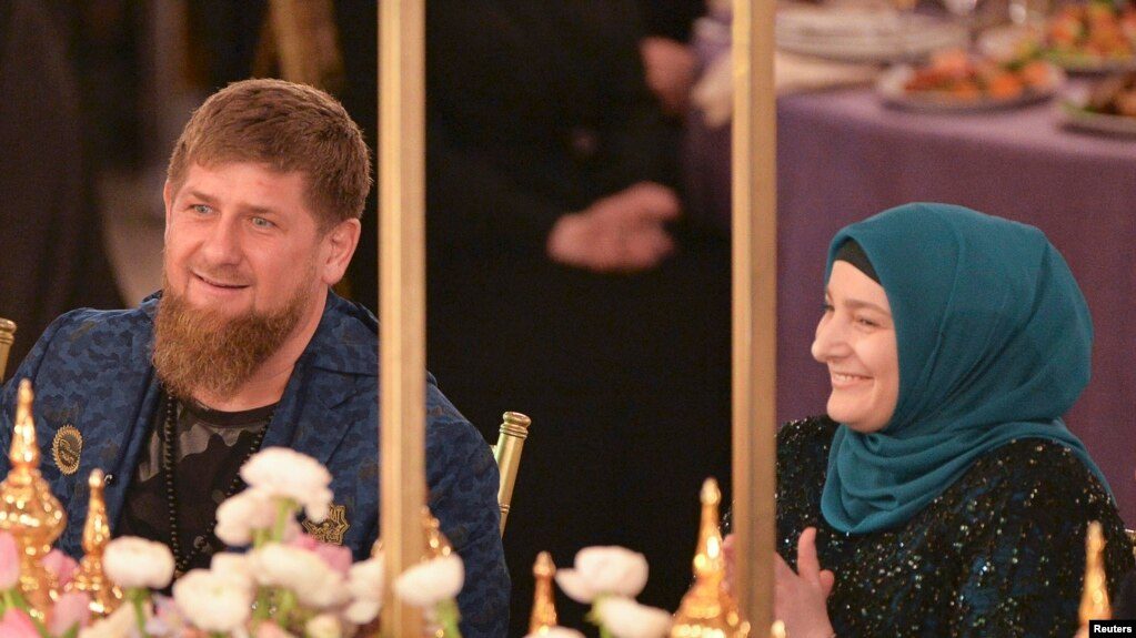 Жена Кадырова: как выглядит женщина, воспитывающая детей от его любовниц ➤ Prozoro.net.ua