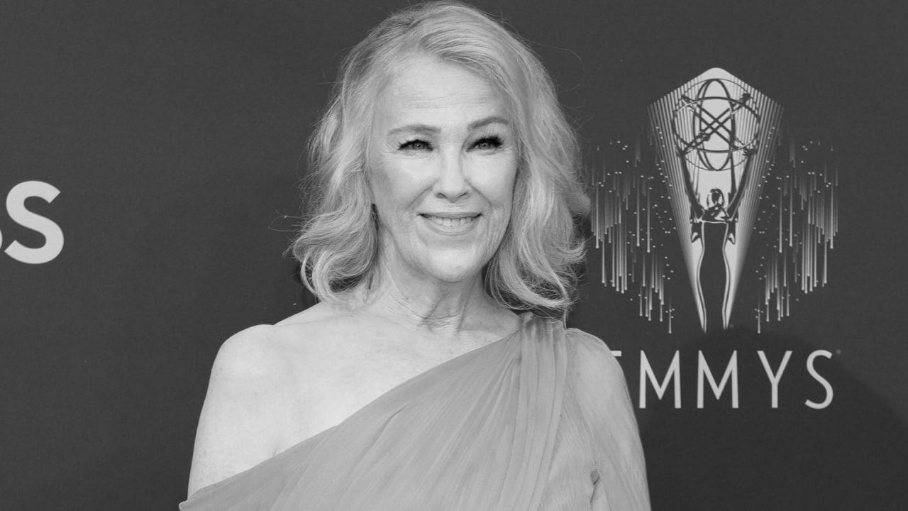 Умерла Кэтрин О’Хара — звезда фильма «Сам дома» и сериала «Шиттс Крик»