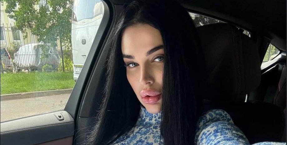 Відьма Марія Тиха приїхала “захищати” Тимошенко до суду (фото)