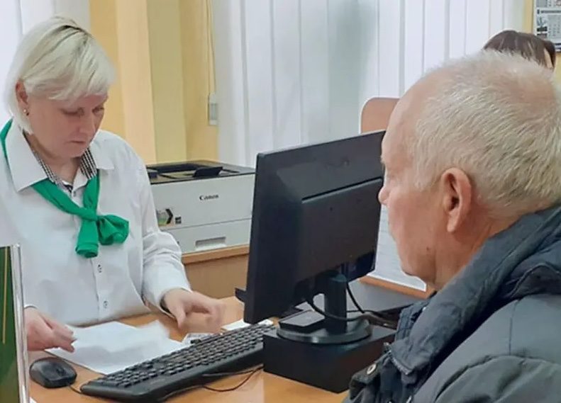 Украинцы массово заставляют ПФУ пересчитывать свою пенсию