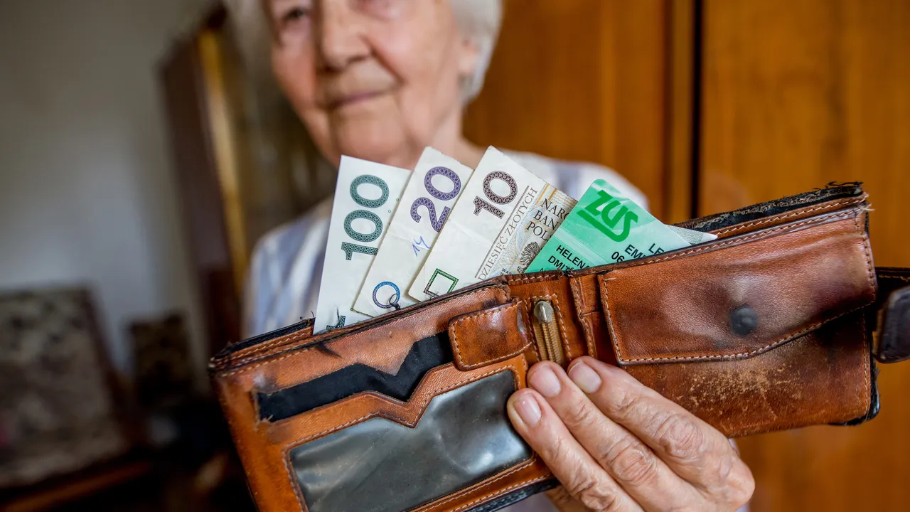 Як працює 13-та пенсія в Польщі і чи можуть її отримати українці