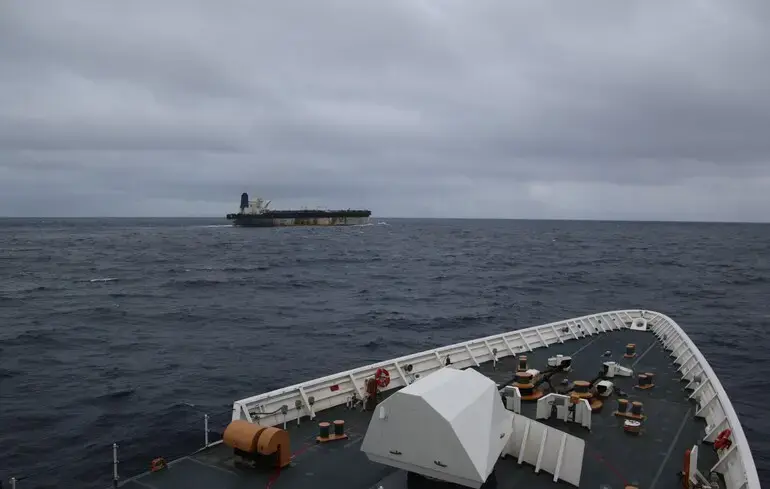 Танкер РФ и 17 украинцев: что на самом деле произошло
