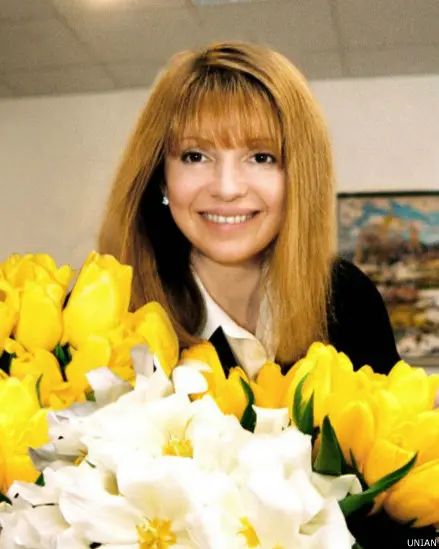 От брюнетки до фирменной косы: как менялся стиль Юлии Тимошенко за годы политики