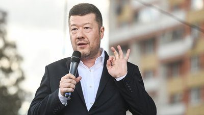 Понад 40 тисяч чехів підписали лист із вибаченнями за антиукраїнські заяви спікера Окамури
