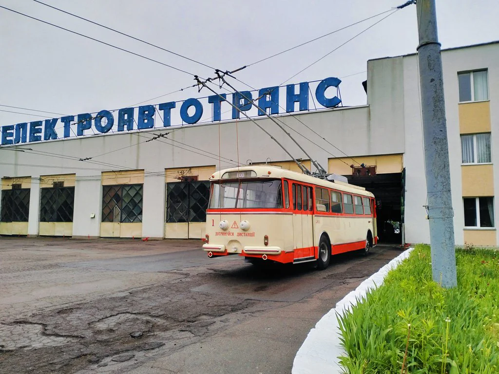 Где в Украине курсирует старейший троллейбус (фото)
