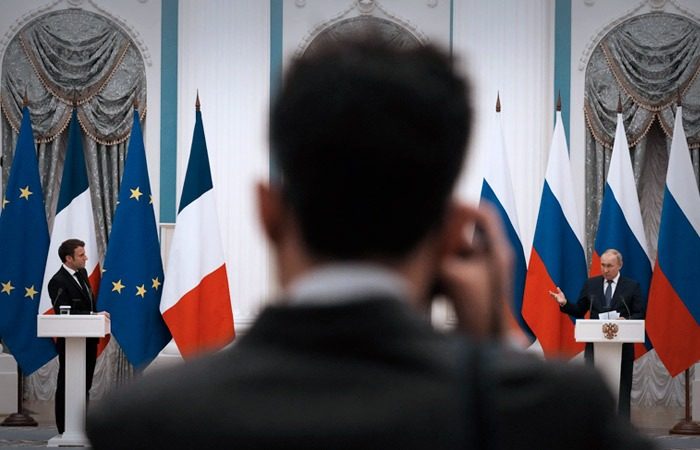 У Кремлі різко відповіли на бажання Макрона поговорити з Путіним ➤ Prozoro.net.ua