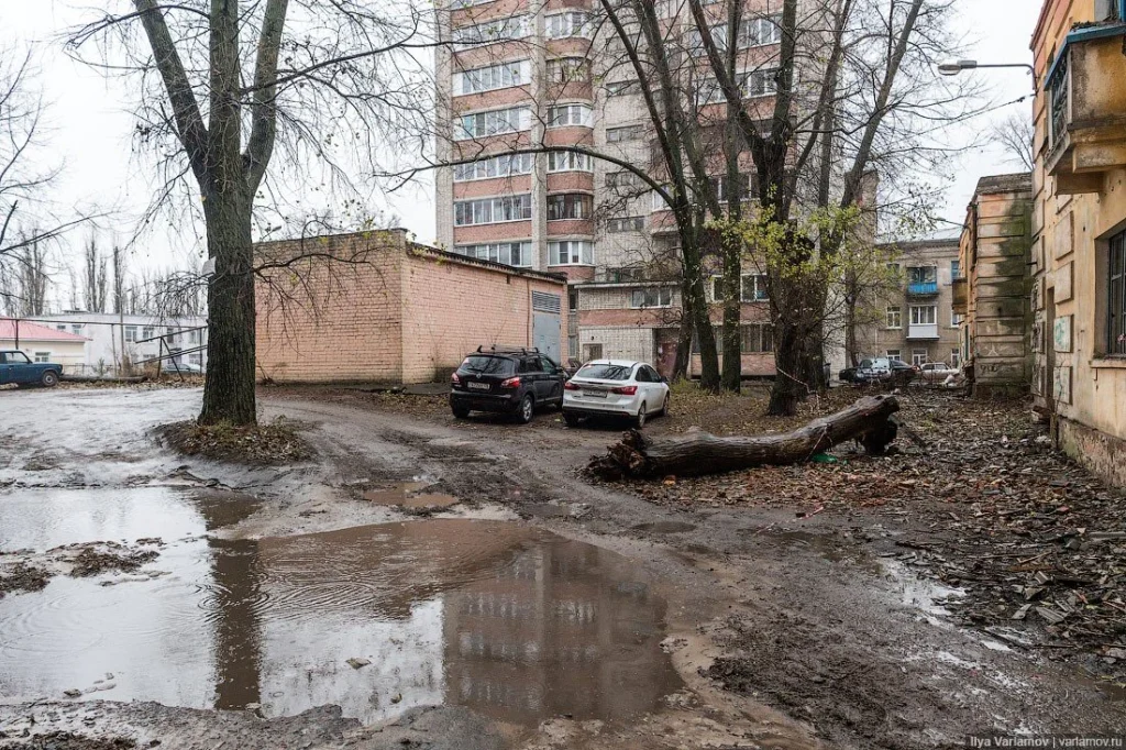 Тиловий смітник Росії: Воронеж потопає у калюжах та бруді на тлі мілітаризації (фото)