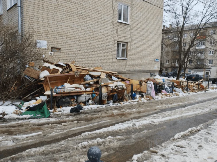 Тиловий смітник Росії: Воронеж потопає у калюжах та бруді на тлі мілітаризації (фото)