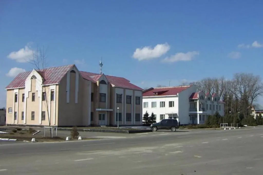 Маєток Кучми на Чернігівщині – найгарніший в селі (фото)
