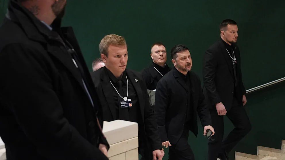 Зеленський у Давосі зустрівся з Трампом: всі подробиці 3 Зеленський у Давосі зустрівся з Трампом: всі подробиці