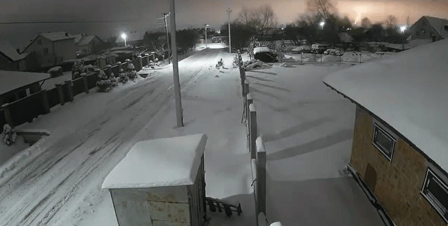 Удар «Орєшніком» по Львову: відео «прильотів»
