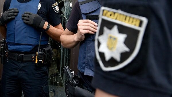 Массовая драка с перекрытием дороги произошла на Оболони в Киеве (видео)
