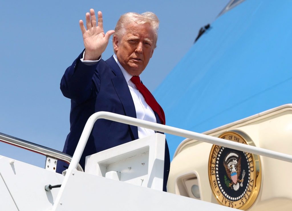 Трамп заинтриговал заявлением по Украине: ожидает развития событий