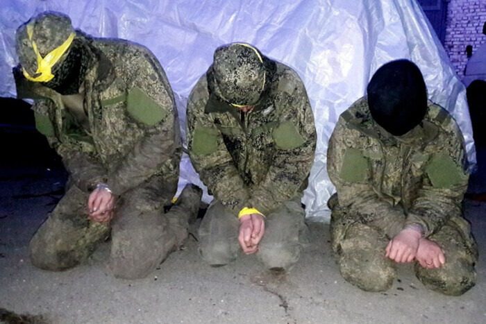 Біля Часового Яру росіяни здаються в полон через брак їжі та води