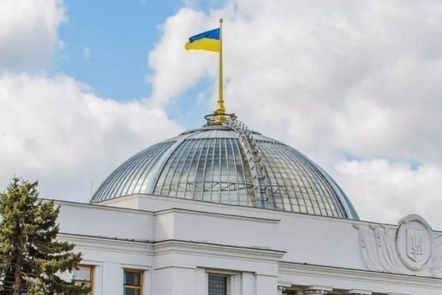 В Раде решили взяться за риелторов: что планируют изменить