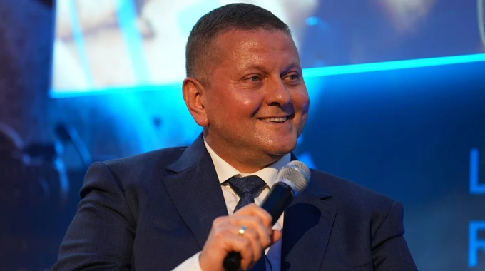 Гучне інтерв’ю Залужного: про Зеленського, обшуки і війну