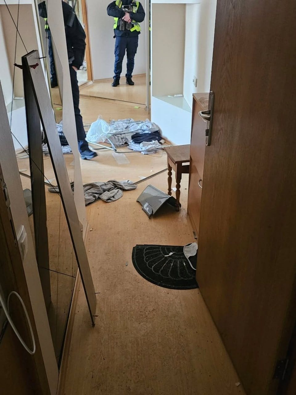 У відомого українського співака підлітки розгромили квартиру