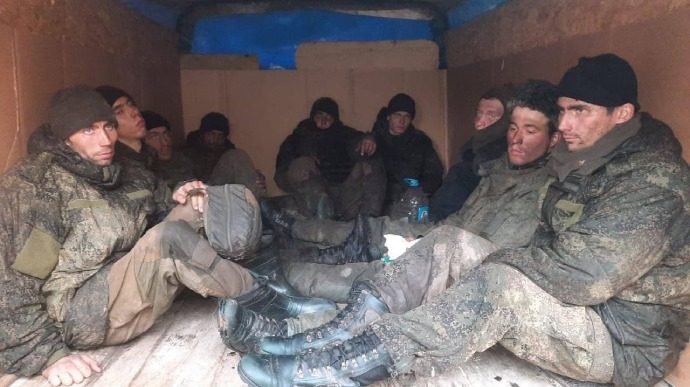 Біля Часового Яру росіяни здаються в полон через брак їжі та води