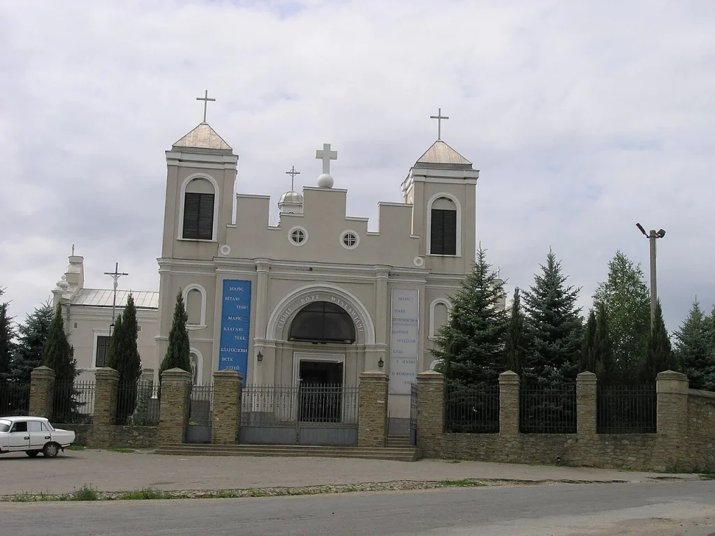Другі «Чернівці» в Україні: селище з понад шістьма століттями історії