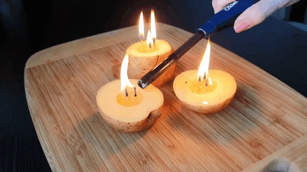 Горит часами: картофельная свеча, которая удивляет интернет