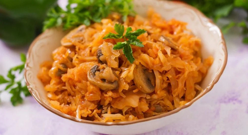 Как с минимумом усилий приготовить тушеную капусту