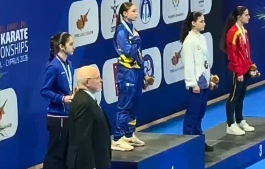 С каким лицом россиянка слушала гимн Украины (видео) ➤ Prozoro.net.ua