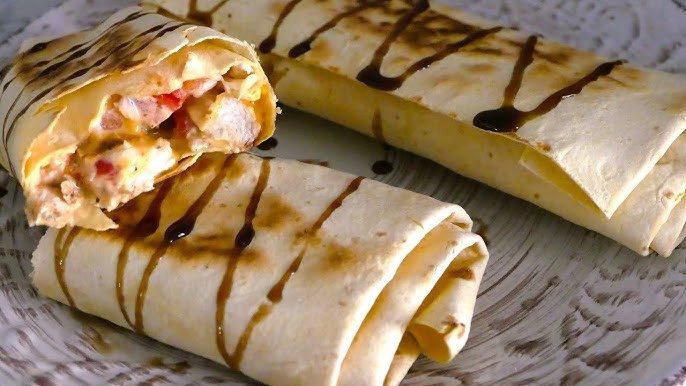 Лаваш с курицей, плавленым сыром и зеленью на сковороде ➤ Prozoro.net.ua