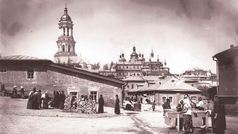 Лавра була гуртожитком: унікальне фото святині 1967 року  