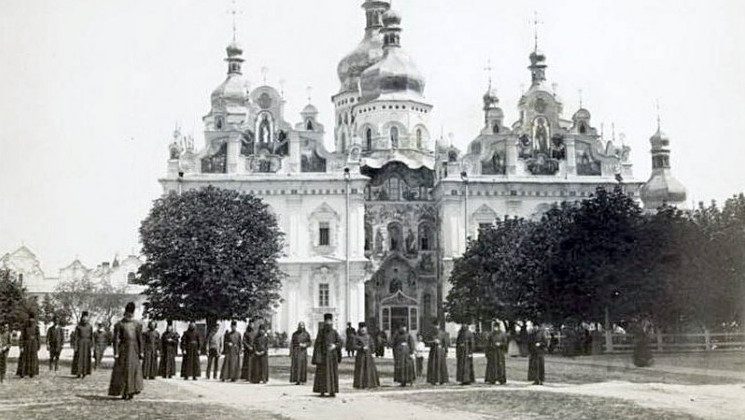 Лавра була гуртожитком: унікальне фото святині 1967 року   ➤ Prozoro.net.ua