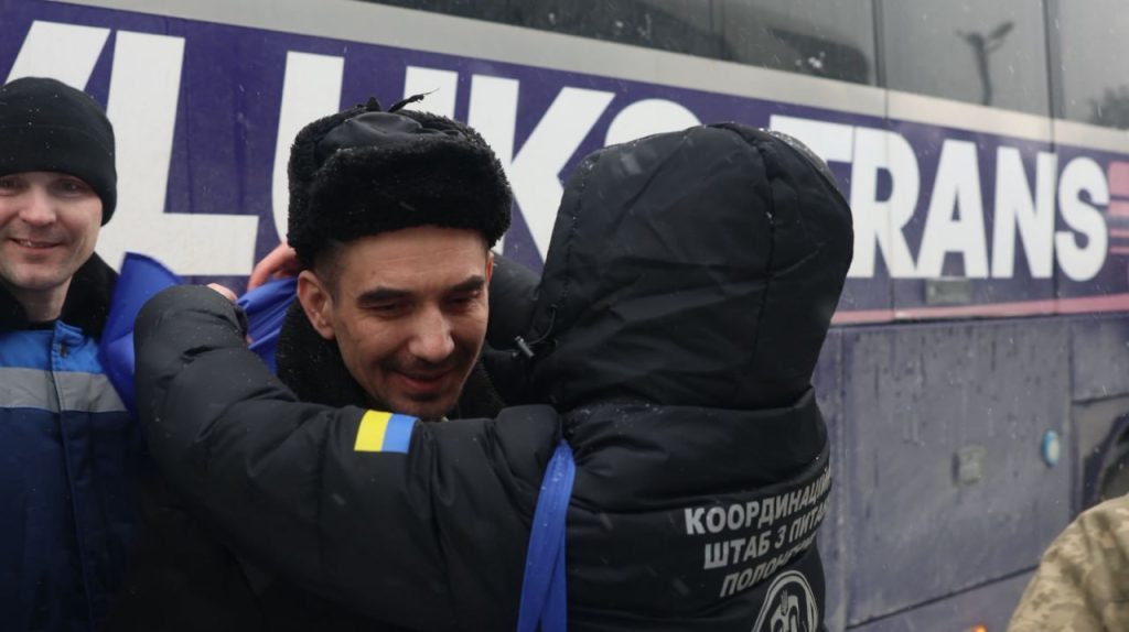 Первый обмен пленными в 2026 году: Украина вернула домой 157 граждан
