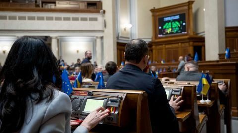 Масове отруєння в Раді: вже є дві версії, що сталося ➤ Prozoro.net.ua
