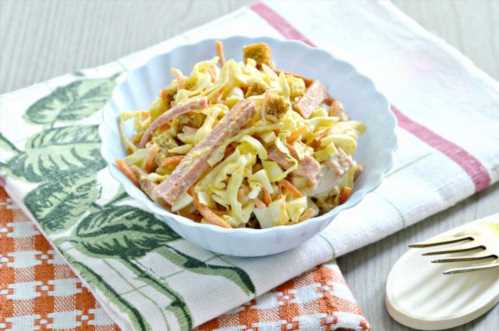 Лучше чем крабовый: рецепт салата с кукурузой и грибами