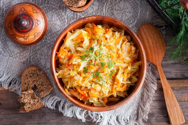 Сытное блюдо к посту: тушеная капуста с рисом