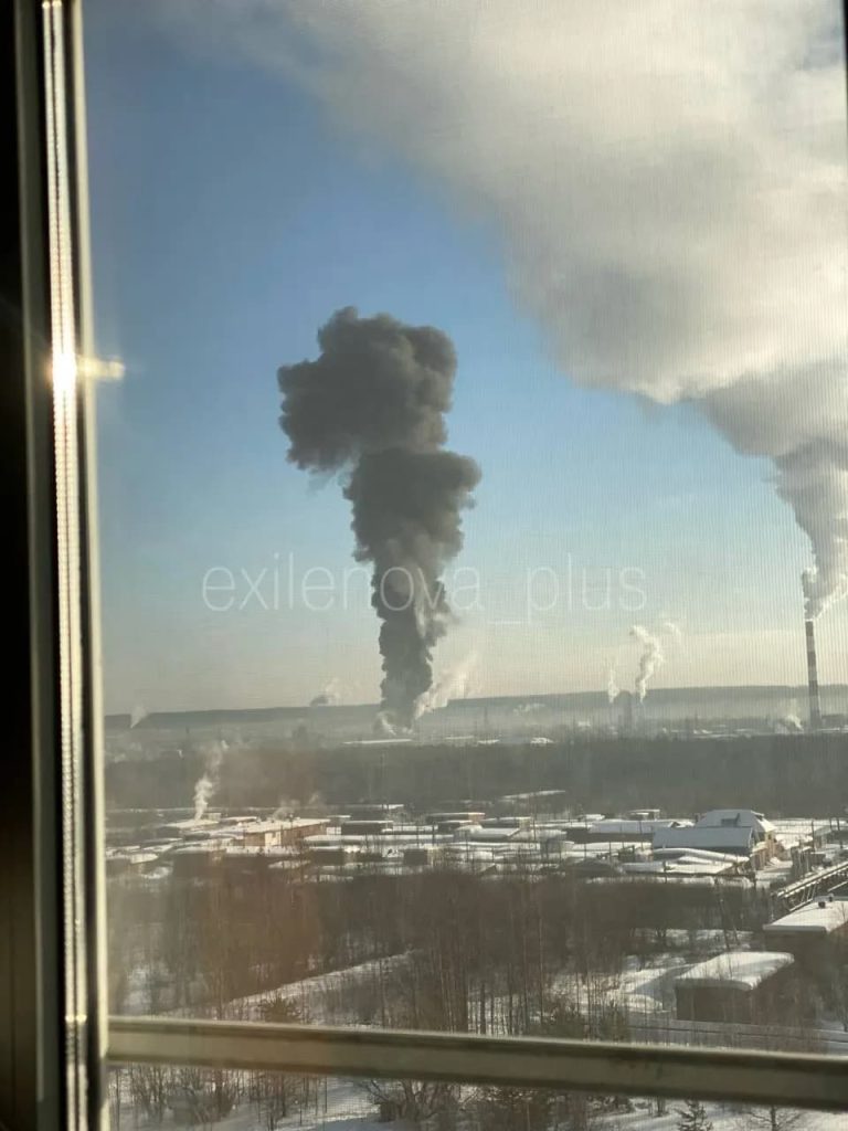 СБУ атакувала Ухтинський НПЗ та встановила новий рекорд дальності ураження (фото) 3 СБУ атакувала Ухтинський НПЗ та встановила новий рекорд дальності ураження (фото)