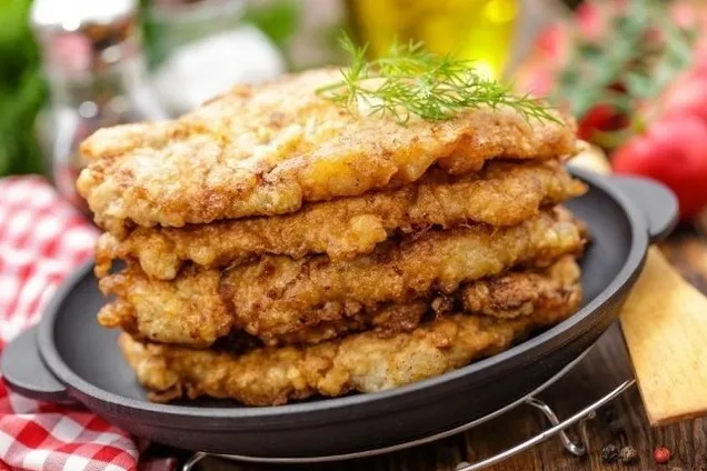 Отбивные из курицы в луково-сырном кляре