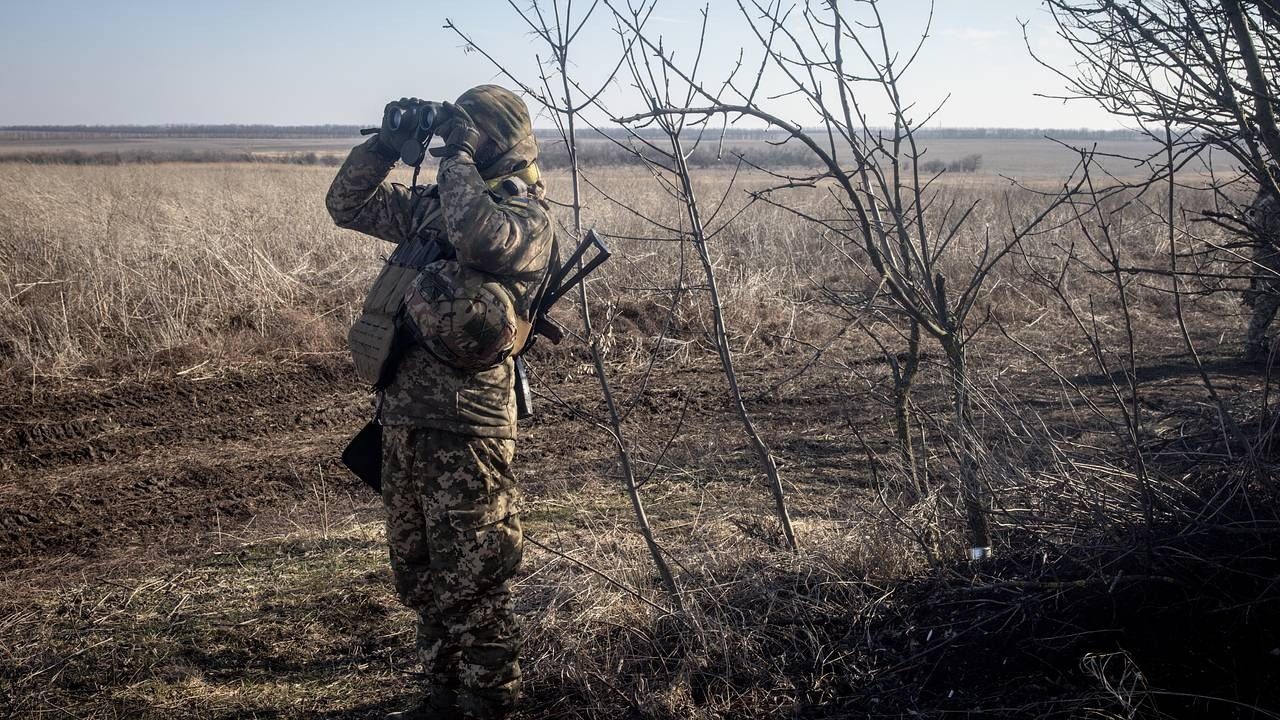 Раненый боец ВСУ выбрался из плена, взяв с собой двух оккупантов
