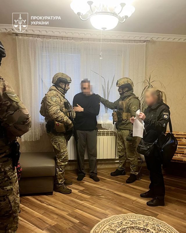 Жахіття в дитбудинку: батьків-вихователів звинуватили у катуванні шістьох сиріт (фото) 8 Жахіття в дитбудинку: батьків-вихователів звинуватили у катуванні шістьох сиріт (фото)