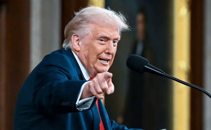 У США знову заговорили про хворобу Трампа через дивні плями на шиї (фото) ➤ Prozoro.net.ua