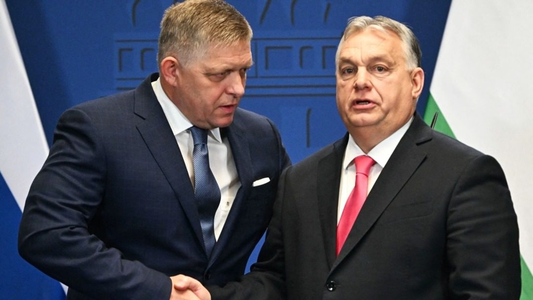 Фіцо погрожує “перейняти естафету” від Угорщини щодо України