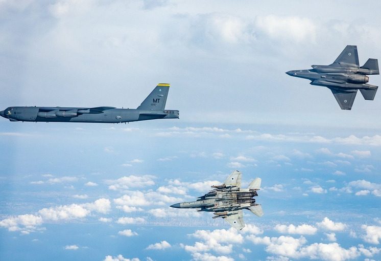 Падіння трьох винищувачів США над Кувейтом. Причина ➤ Prozoro.net.ua