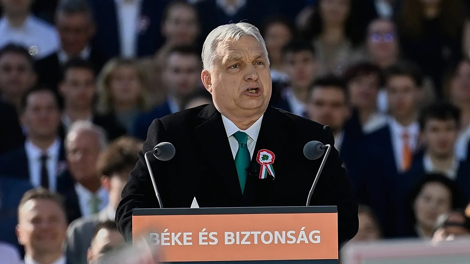 На мітингу Орбана з’явився військовий, якого привезли з Москви ➤ Prozoro.net.ua