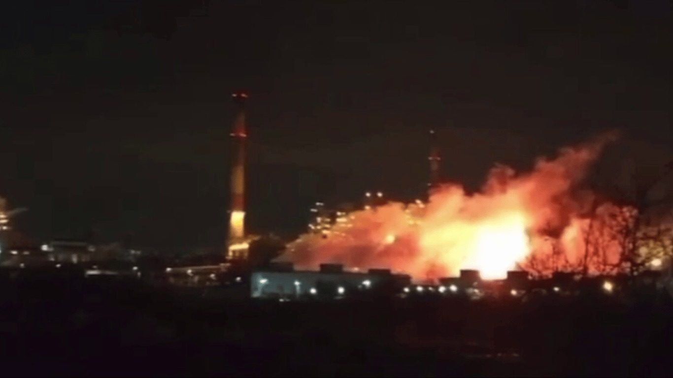 Сили оборони атакували хімічний завод у Тольятті: вирує пожежа