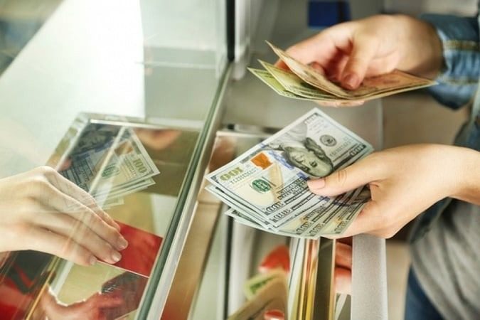 Доллар приближается к 45 грн: эксперты предупредили о рисках ➤ Главное.net