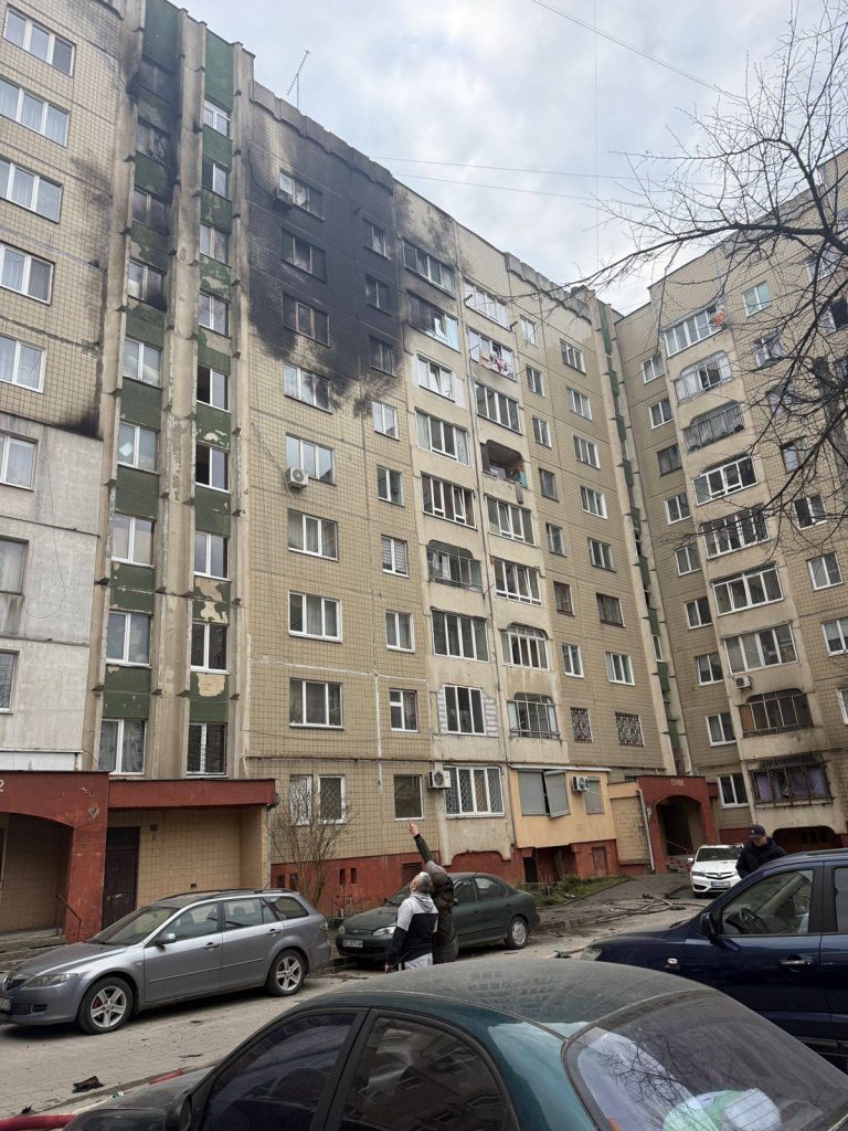 Российские дроны атаковали Львов: десятки пострадавших и разрушение в центре