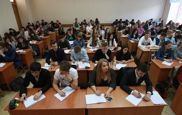 В Україні наростають величезні проблеми з навчання у вишах, — нардеп